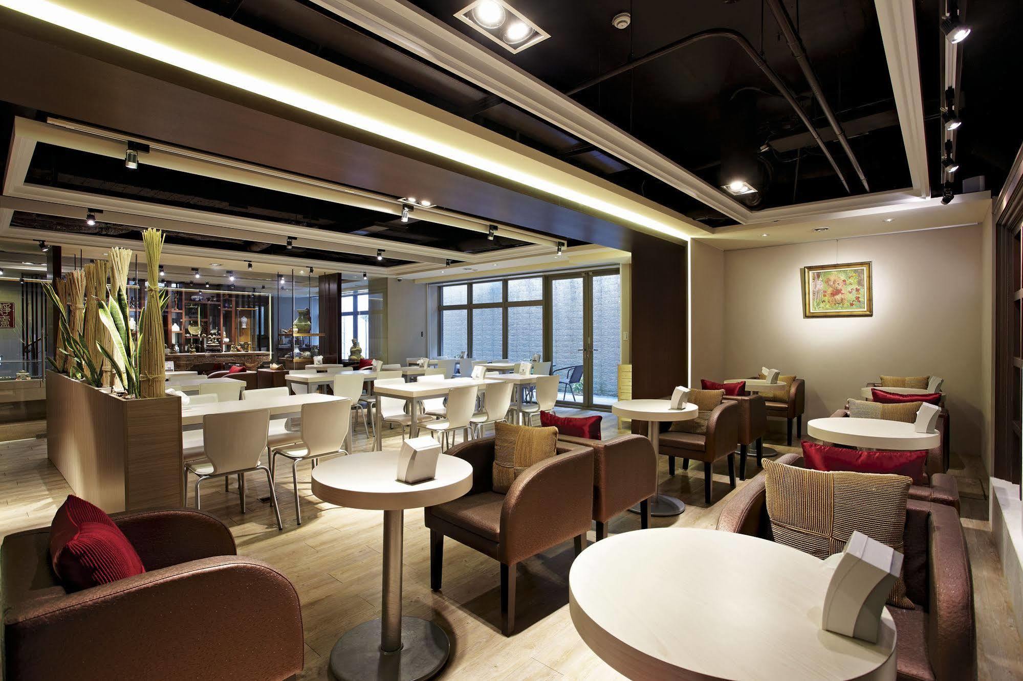 Micasa Hotel Taichung Exterior photo