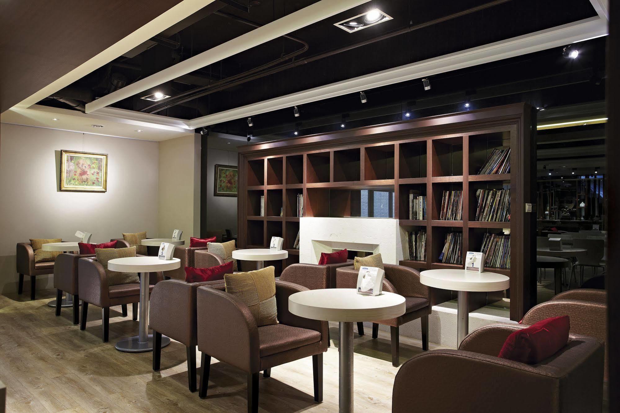 Micasa Hotel Taichung Exterior photo